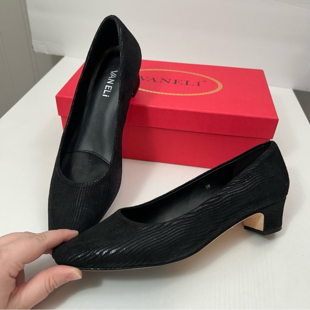 SOLD💗 Vaneli Astyr Black Low Pointy Pump Kitten Heel Slight Wedge